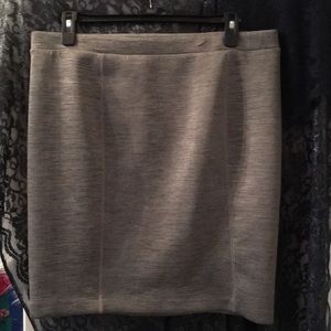 Stretchy grey Elle mid-length skirt